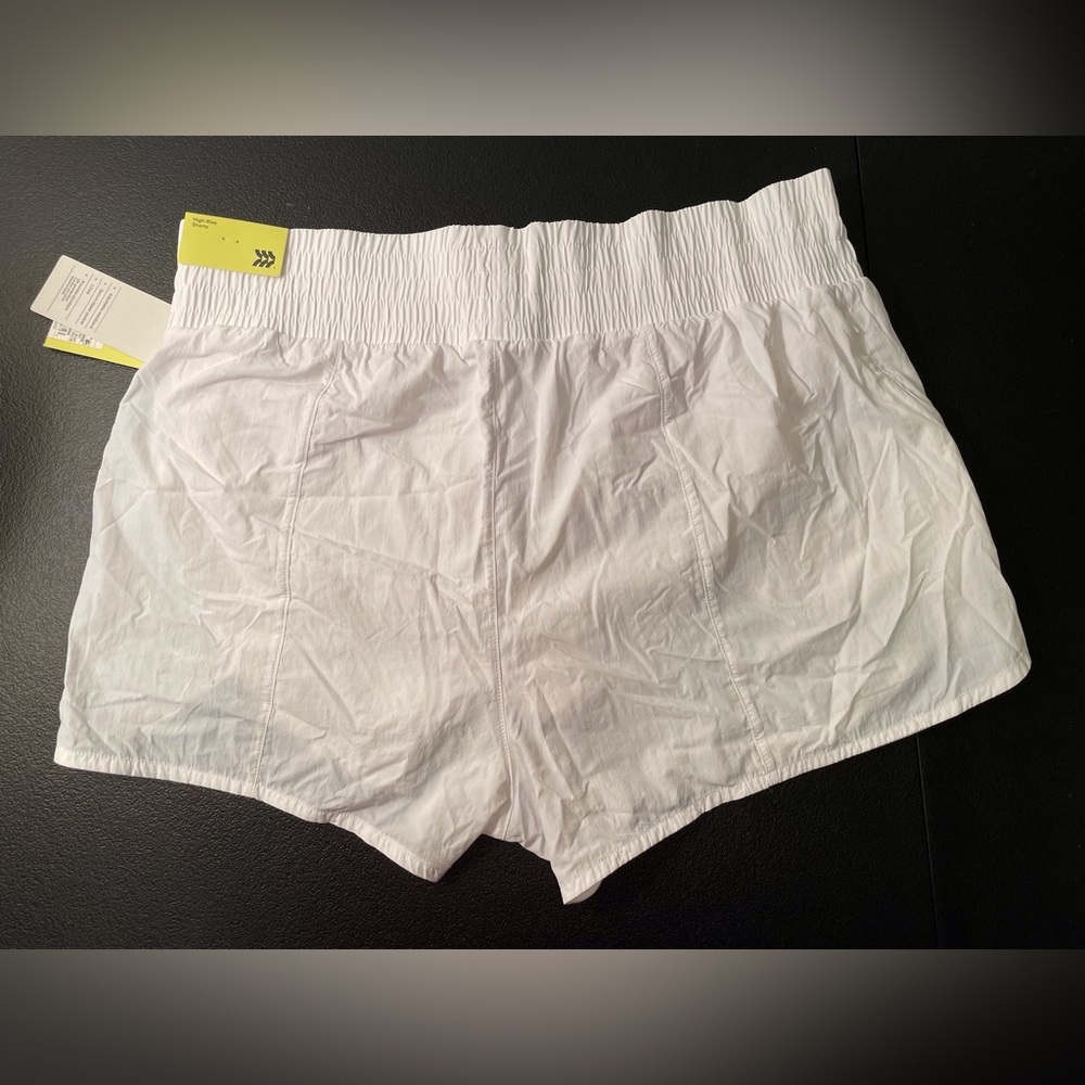 All In Motion High Rise Crinkle Shorts in White - Picture 4 of 8
